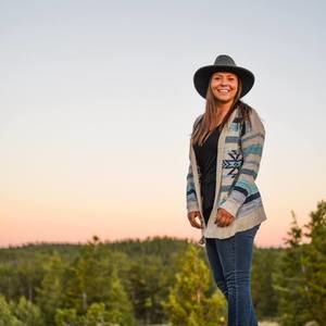 Meet your Posher, Becky